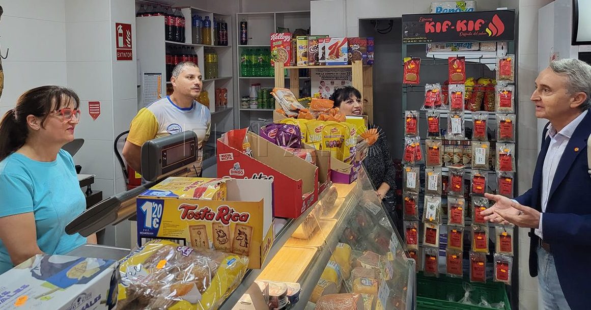 Tasende alerta de la necesidad de invertir la tendencia en el pequeño comercio: "Hay más cierres que aperturas"