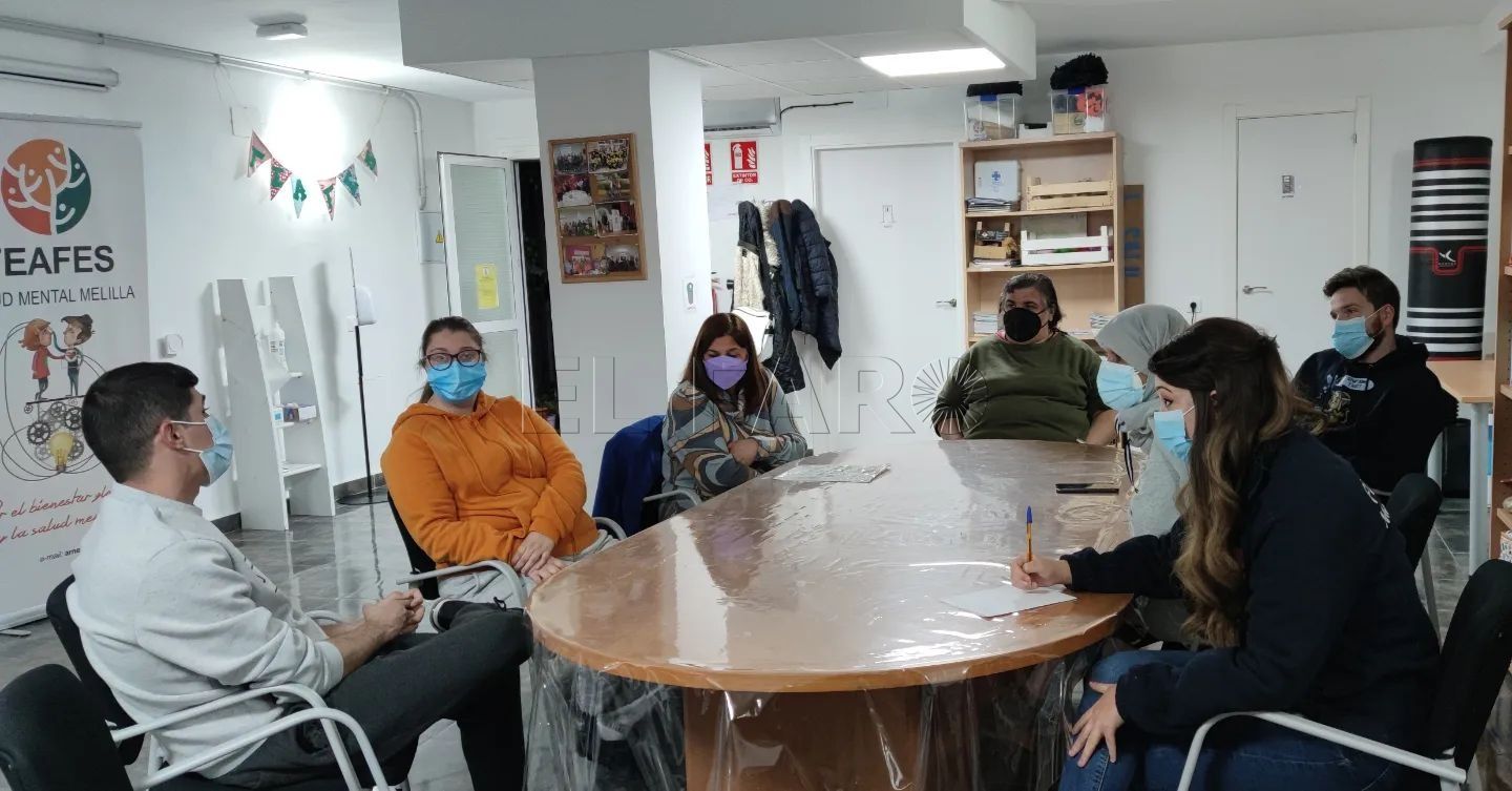 El grupo teatral de FEAFES Melilla, 'Los trastos', presenta su nueva obra, “Vista al mar”