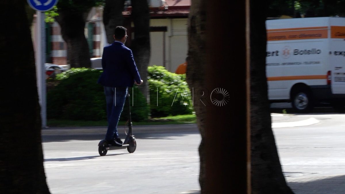 La Ciudad advierte que los patinetes eléctricos no deben superar la velocidad máxima de 25 km/h.