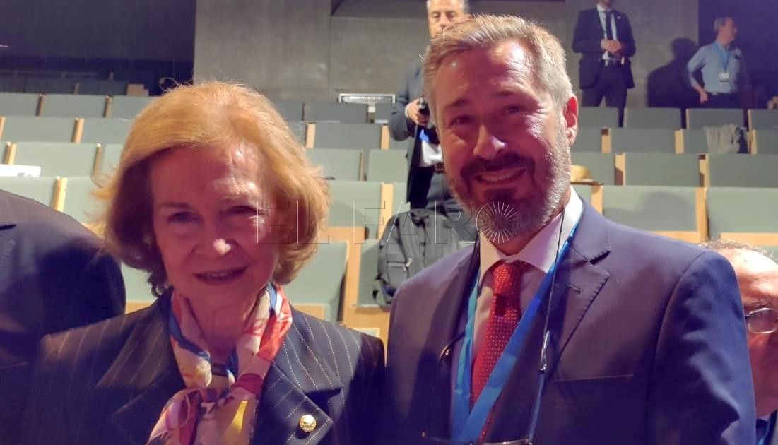 La reina Sofía se interesa por el Banco de Alimentos de Melilla