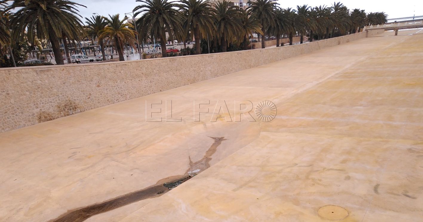 Guelaya lamenta que el domingo "se vertieron miles de litros de aguas fecales en la ensenada de Melilla"