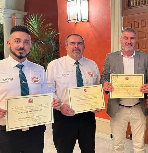 Correos recibe una mención honorífica de la Guardia Civil