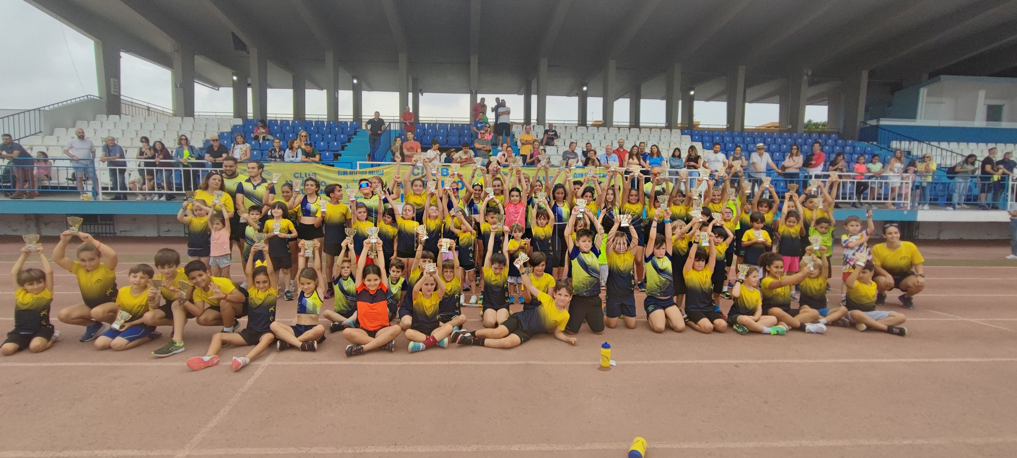 Las Escuelas de Triatlón y Atletismo del Club Atlético cierran la temporada