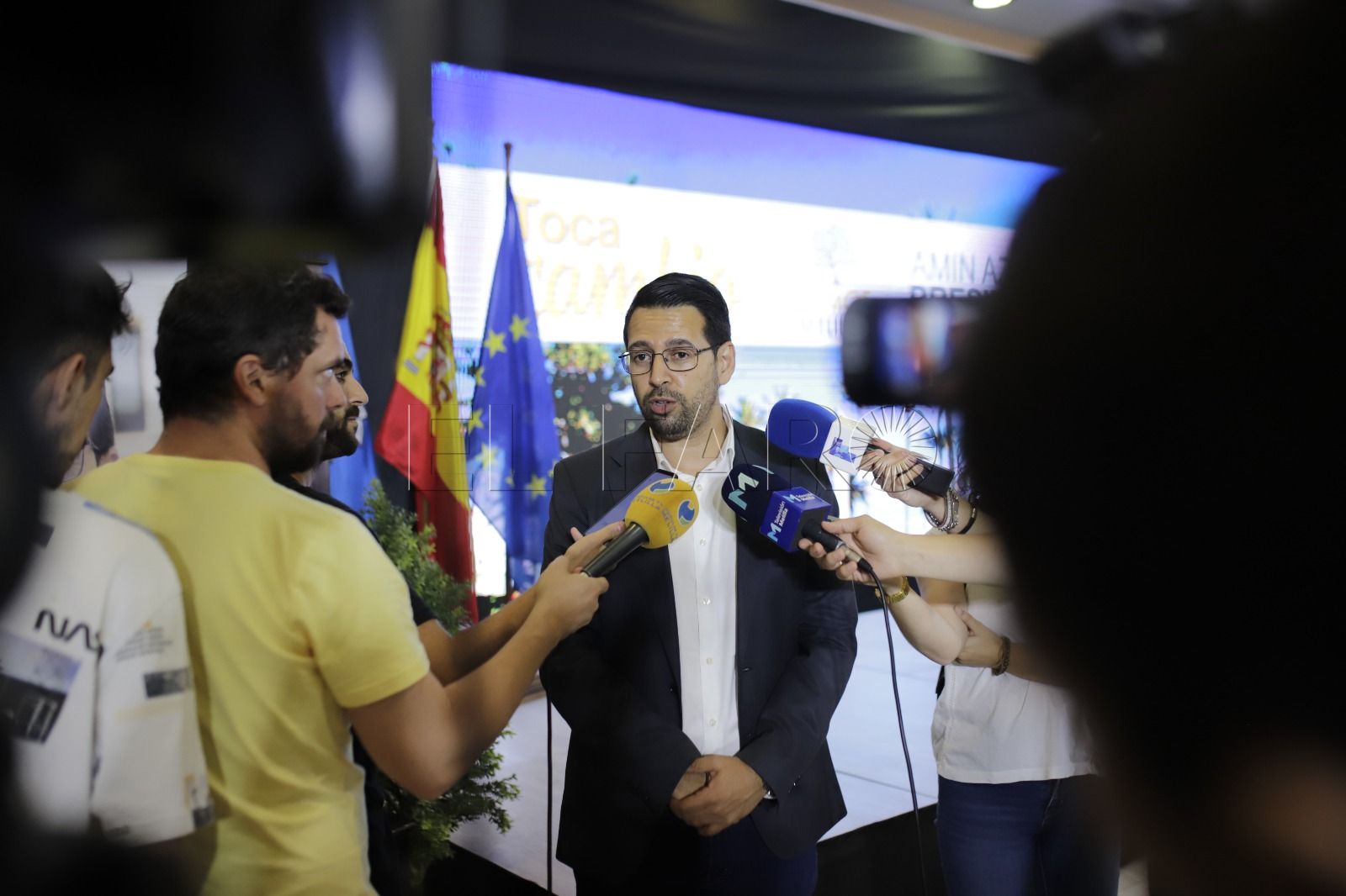 Amin Azmani: "El agua que sale del grifo sigue sin ser apta para el consumo"