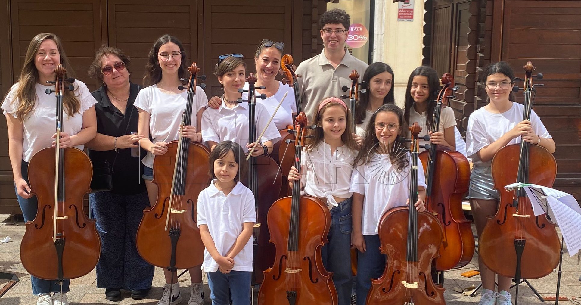 Último concierto en la calle de los alumnos de la Escuela de Música Paula Guillén García