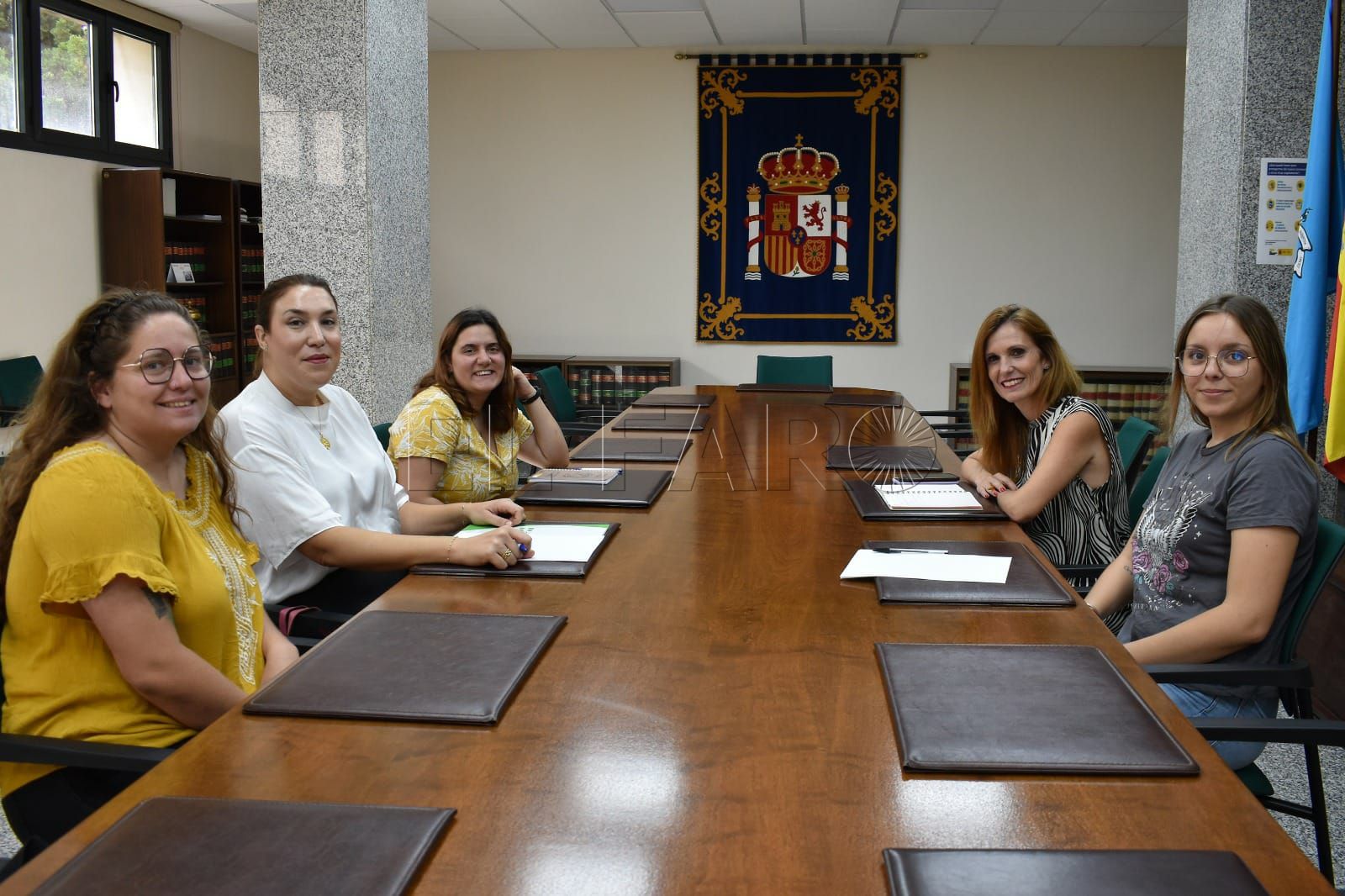 La Unidad contra la Violencia Sobre la Mujer se reúne con la Fundación Cruz Blanca