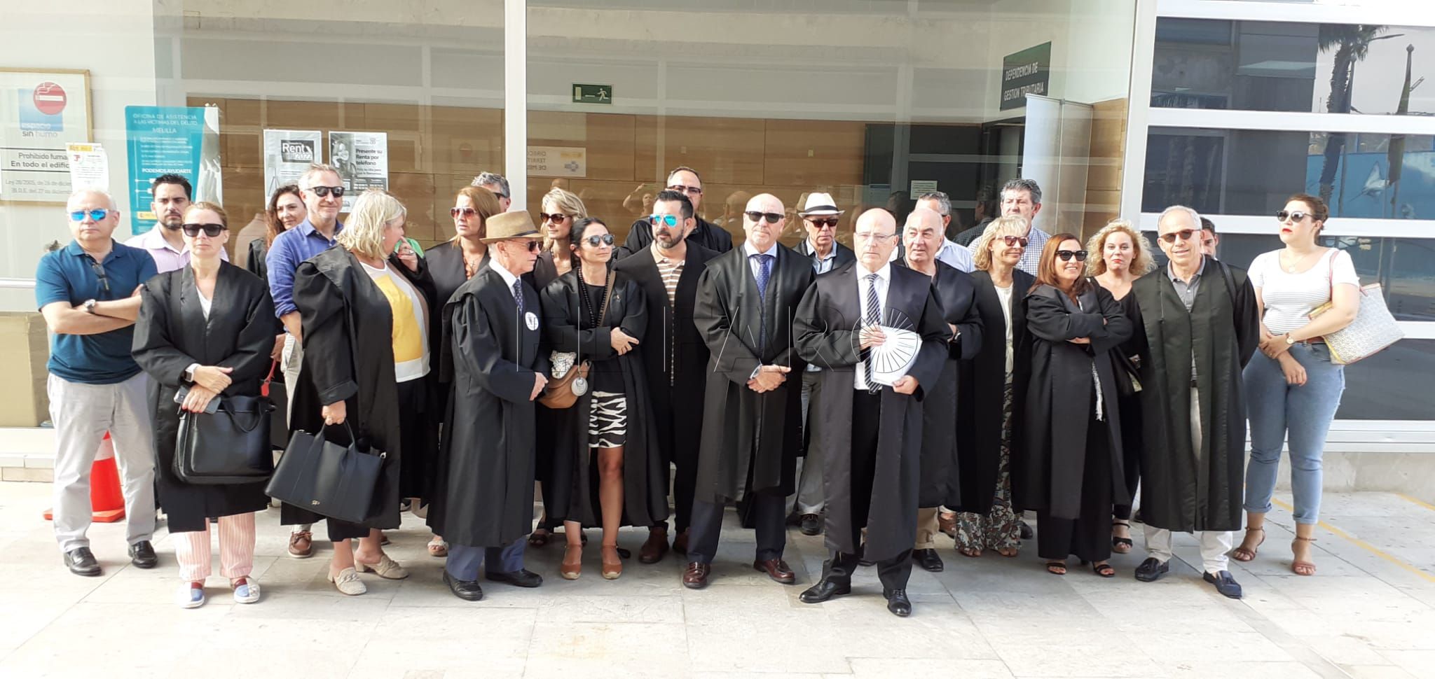 Concentración del Ilustre Colegio de Abogados en las Torres V Centenario.