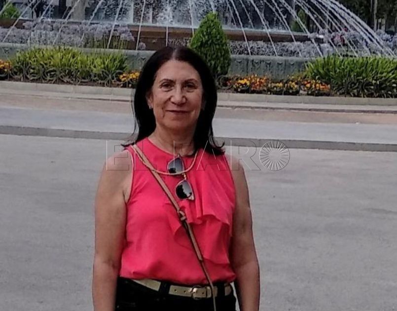 A nuestra querida Mª. Carmen, compañera, amiga, maestra