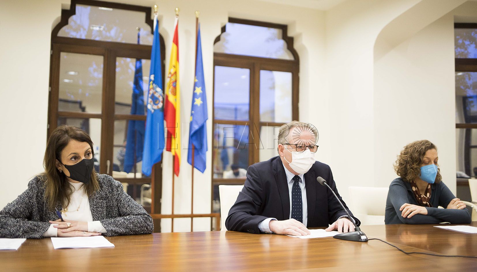 La consejera de Hacienda afirma que “nunca firmó nada” que no avalaran los técnicos