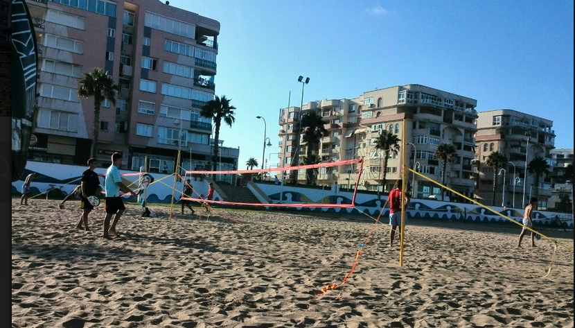 La Liga Mapfre de tenis playa llega a la arena melillense