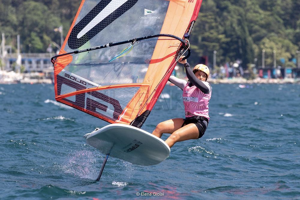 Azul Sánchez, undécima en el Europeo iQFOil Juvenil