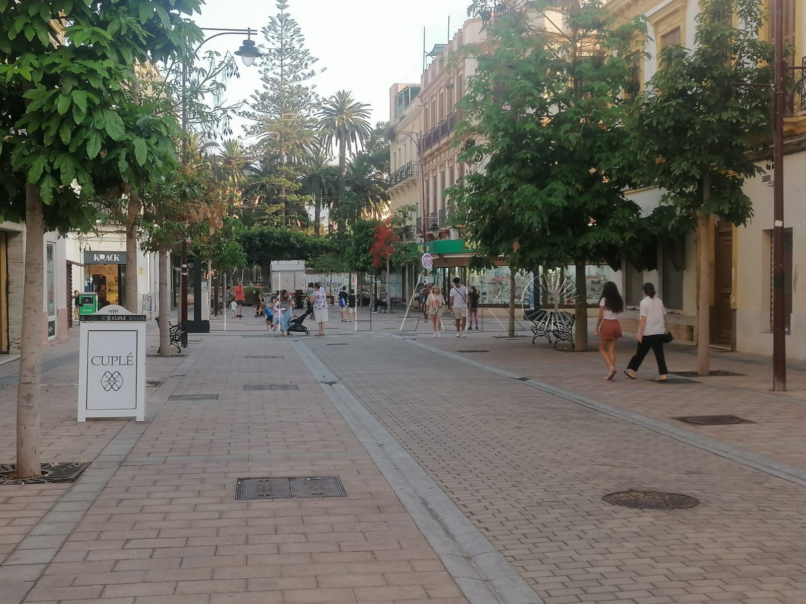 Disminuye la afluencia de gente en el centro durante el verano
