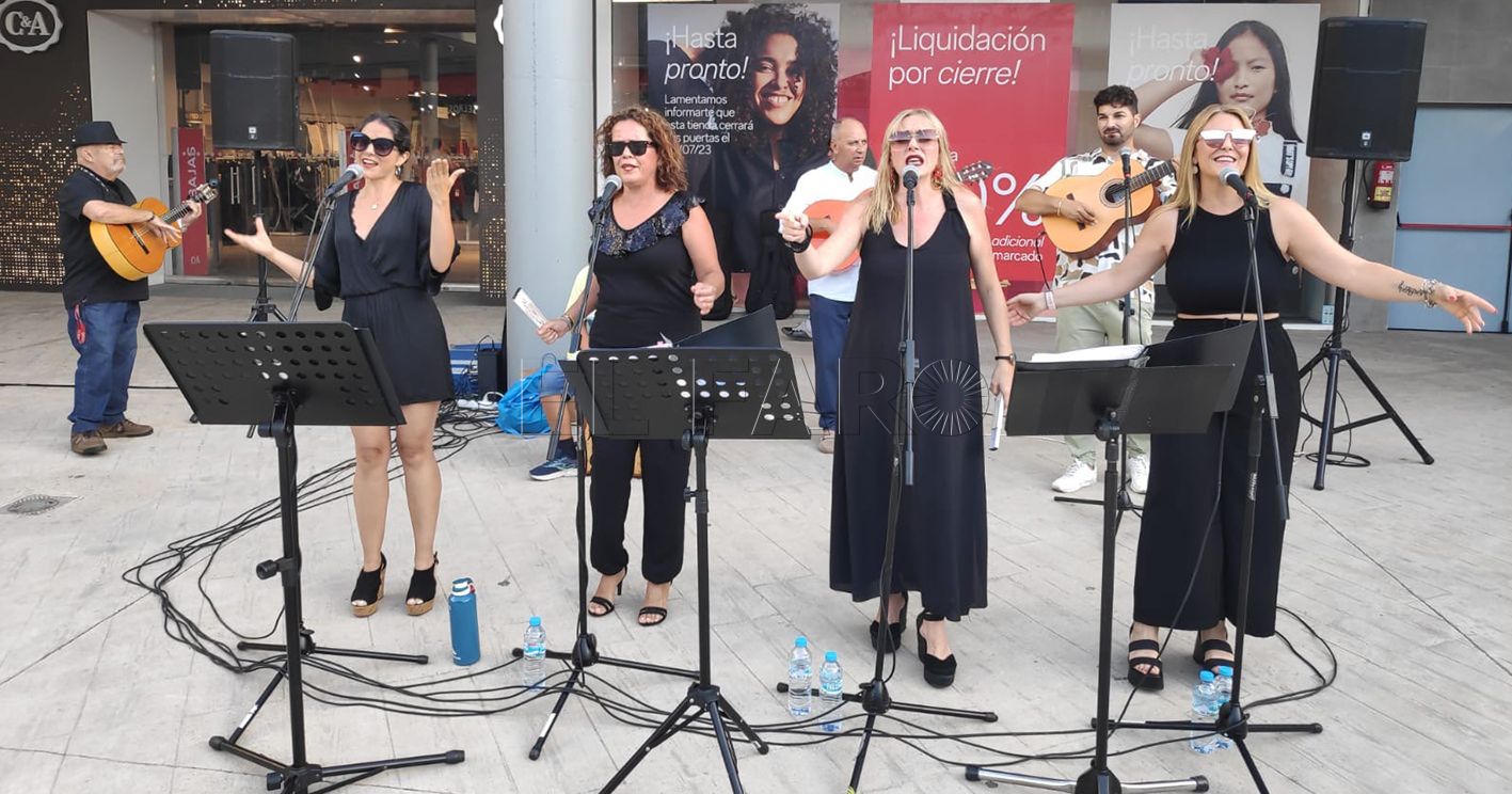 Actuación de la escuela de flamenco en el Parque Murias