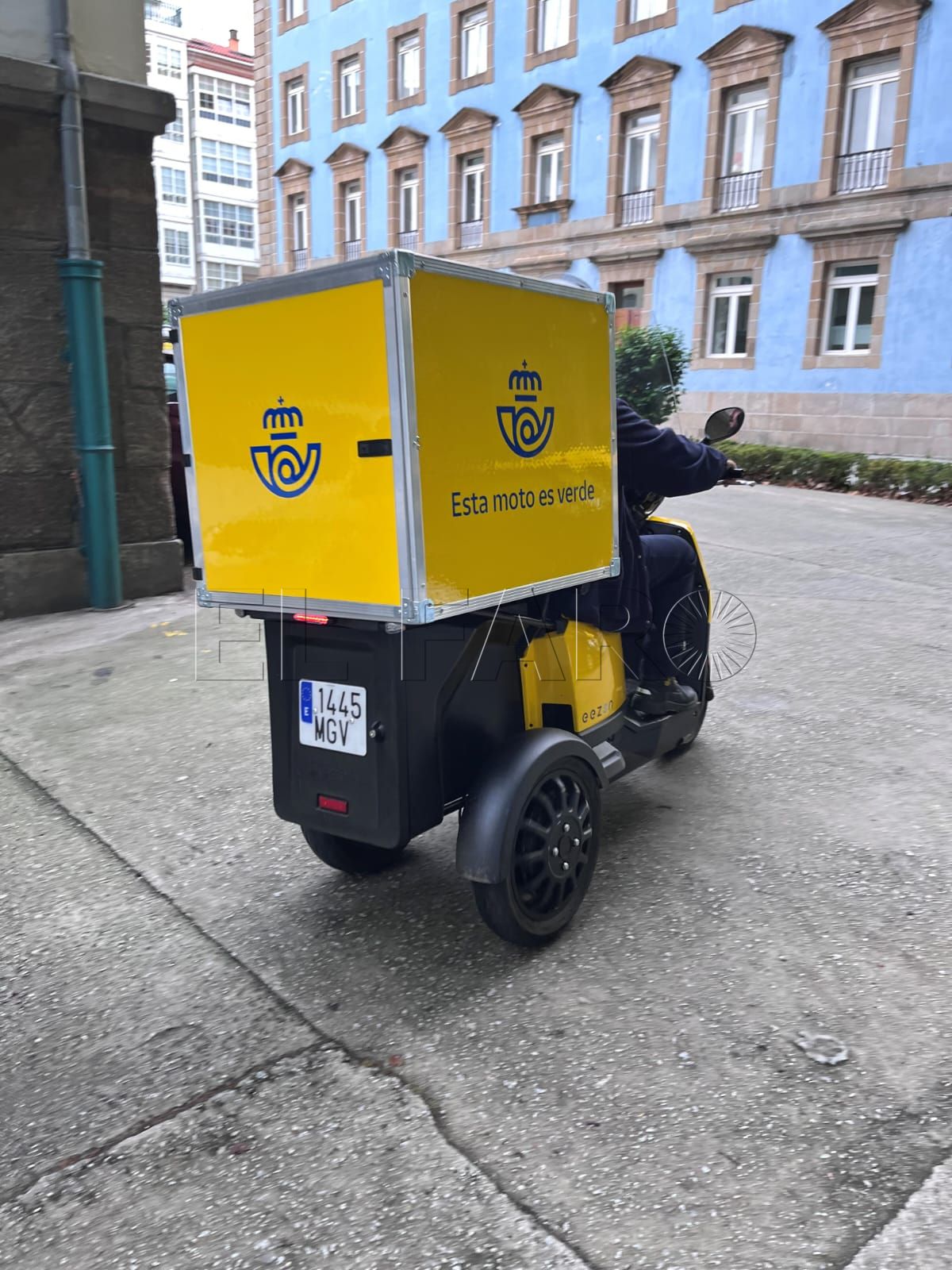 Correos incorpora 100 motos eléctricas de tres ruedas a su flota sostenible