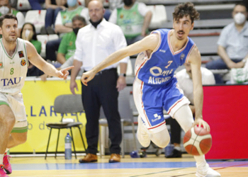 Guillem Arcos ha defendido el escudo del HLA Alicante durante once temporadas, las últimas siete con el primer equipo de la entidad y sumando un total de 97 partidos en LEB Oro.