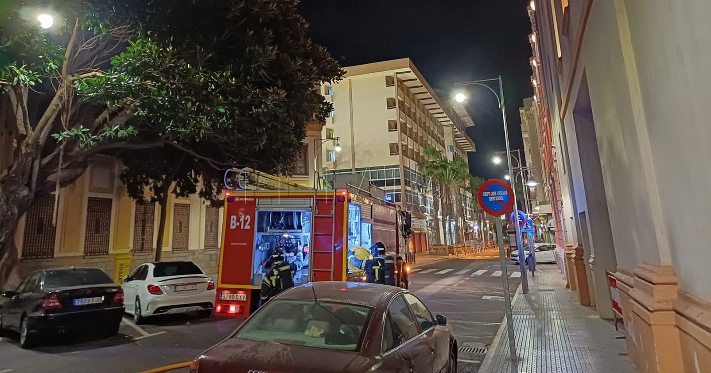 La Ciudad pondrá vigilantes de seguridad en el antiguo edificio de Correos