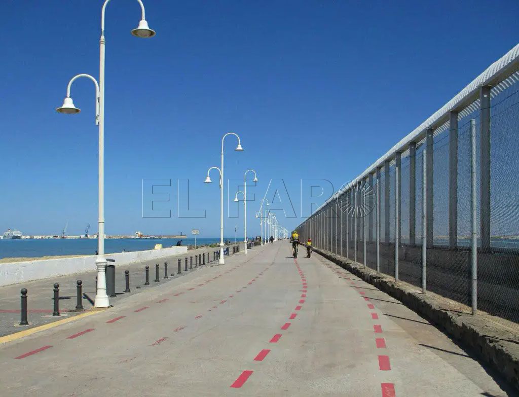 Ventura aconseja a Robles mirar en Facebook para ver si la gente pedía que se abriera el Dique Sur