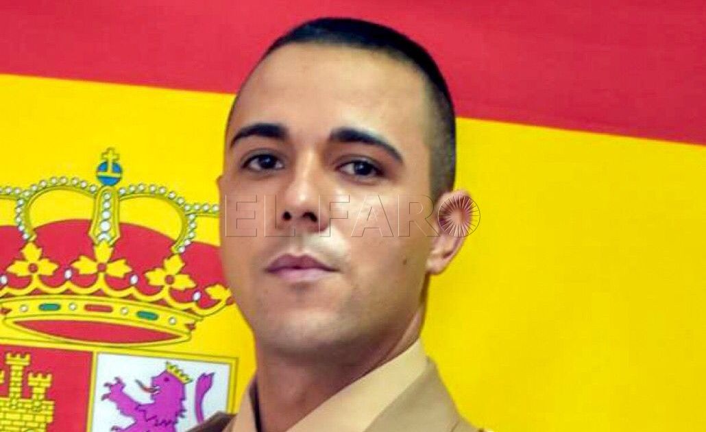 Felicitación del Ejército de Tierra al regular Santiago Cambronero
