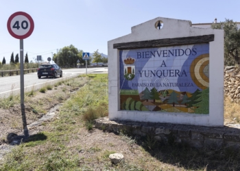 YUNQUERA (MÁLAGA), 25/09/2023.- Vista de la localidad de Yunquera, donde oficiaba misa el sacerdote malagueño de 34 años de este municipio que ha sido detenido por presuntamente agredir sexualmente a al menos cuatro mujeres a las que sedaba y grababa. EFE/Daniel Pérez