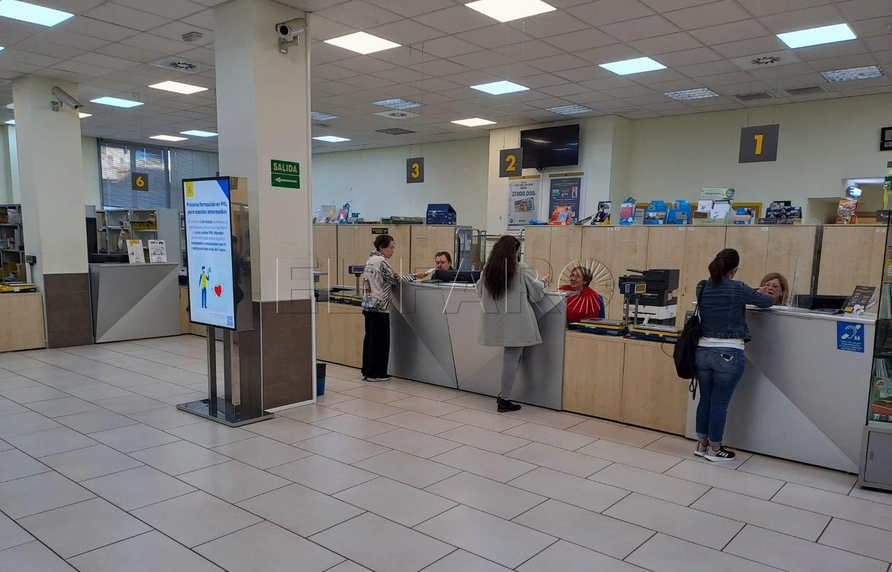 Correos ha distribuido en Melilla casi 4.000 distintivos de la DGT entre enero y agosto de 2023