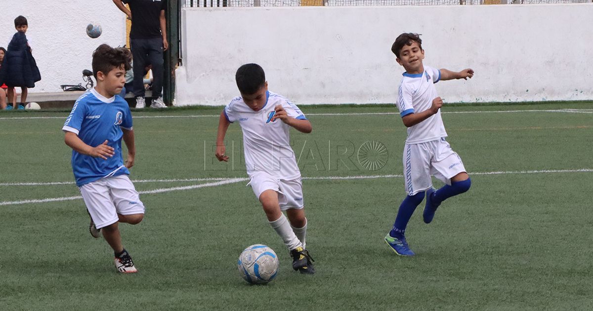Una nueva edición de la Escuela de Fútbol abre sus puertas este lunes