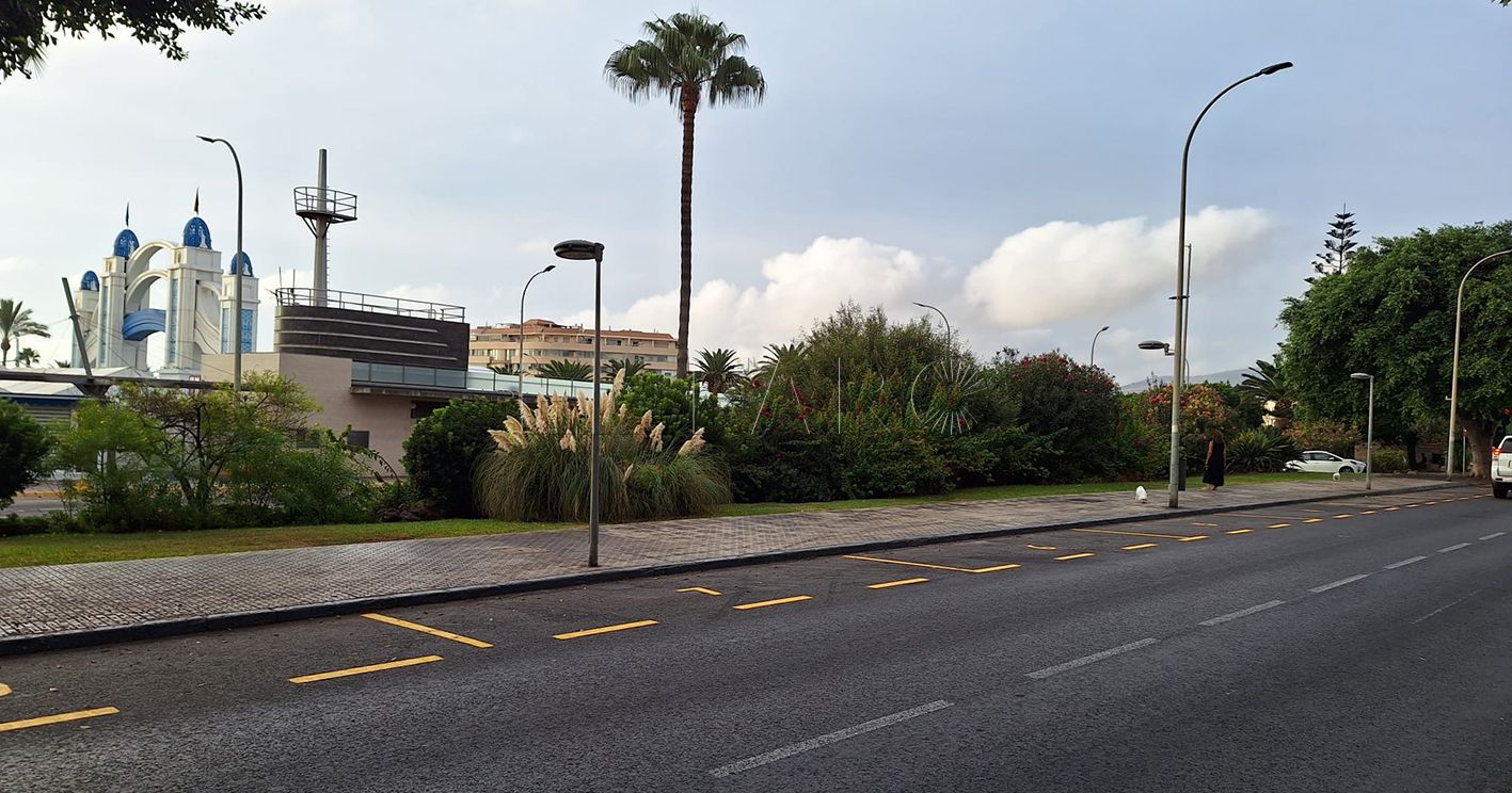 La Ciudad coloca la parada de taxis para la Feria en la calle Actor Tallaví