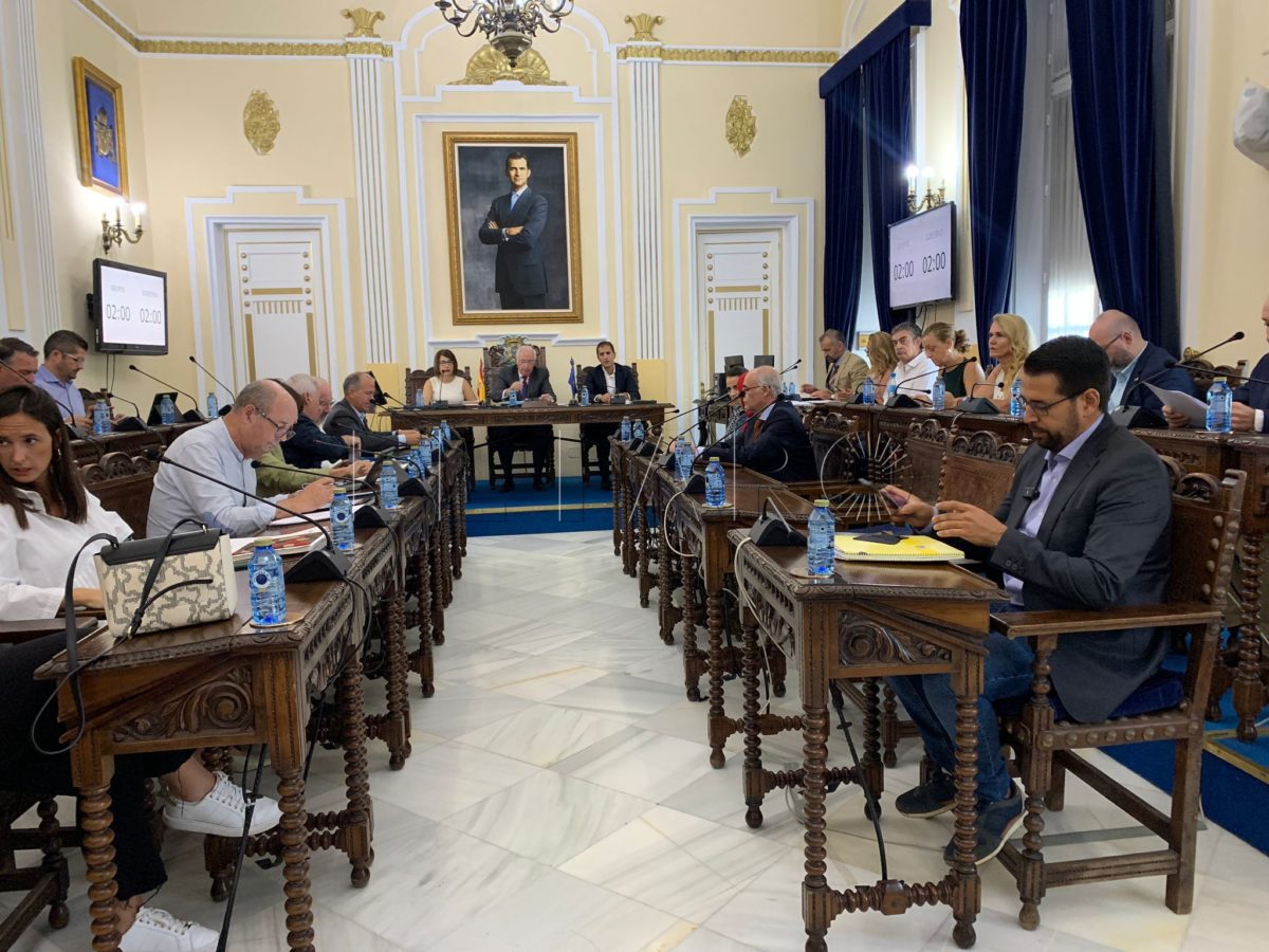 Aprobada la concesión de la Medalla de Oro a Andalucía en el Pleno de la Asamblea