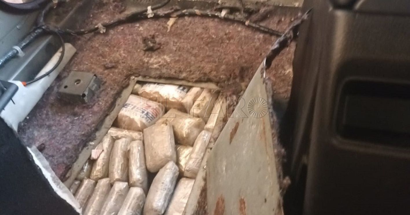 La Guardia Civil detiene al conductor de un vehículo con casi 70 kilos de hachís ocultos en dobles fondos