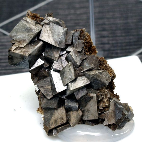 Una fuente de energía fósil y renovable