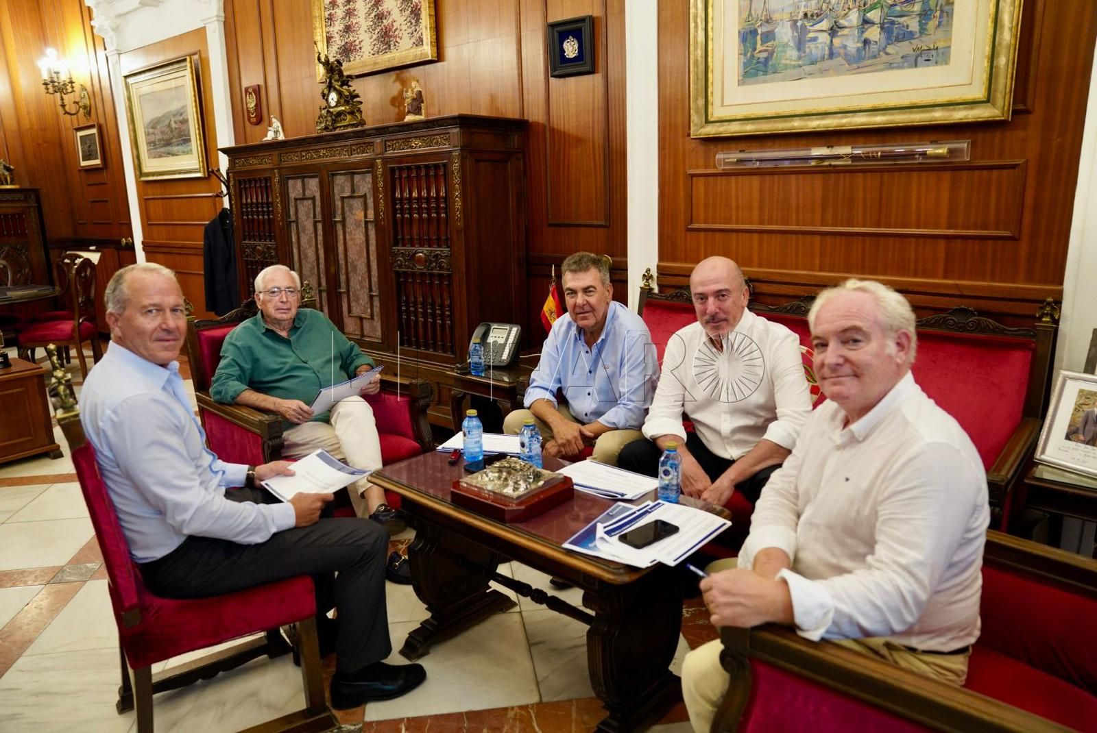 A la espera de que Aena responda a la ampliación de horario en el aeropuerto