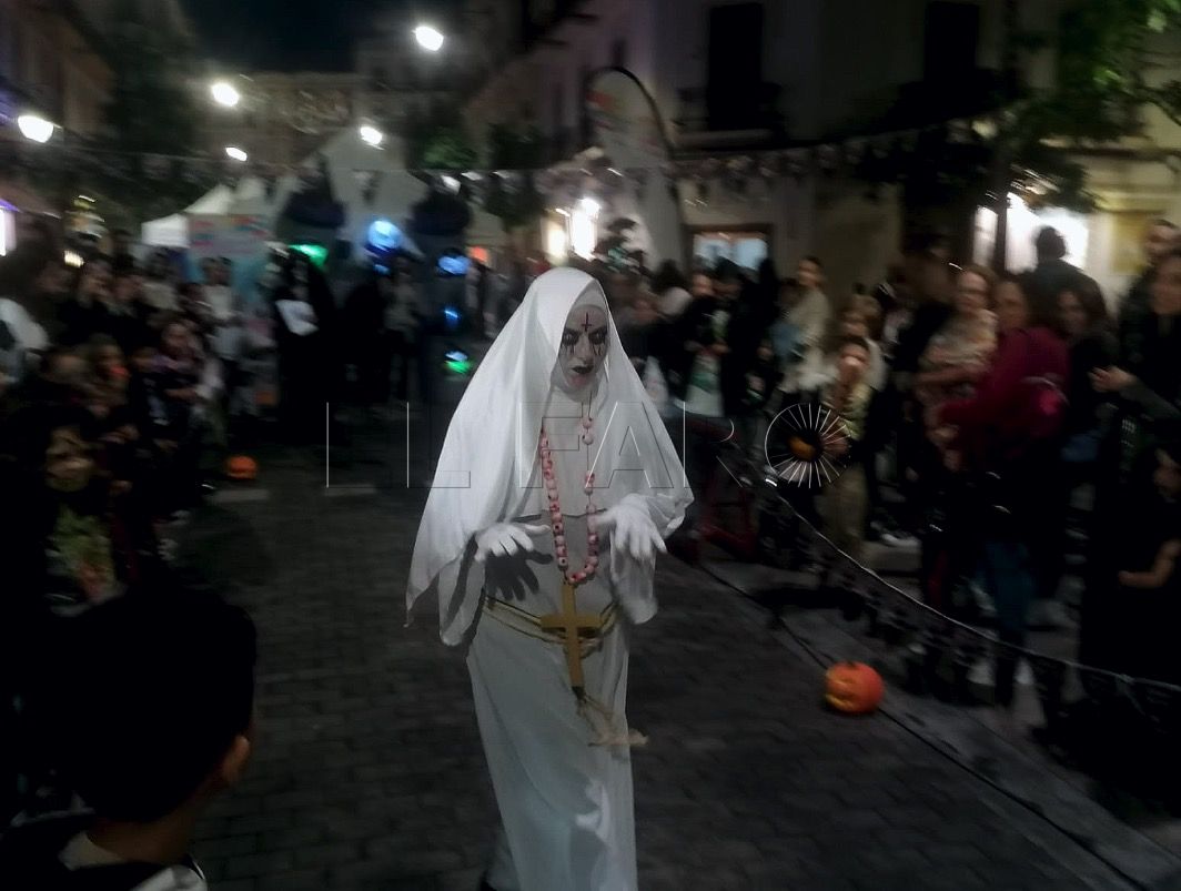 El centro vive una auténtica noche de Halloween