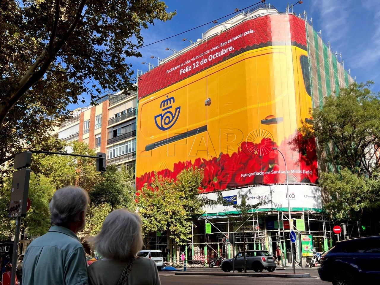 Correos celebra el 12 de Octubre recordando que su trabajo diario en toda España contribuye a hacer país