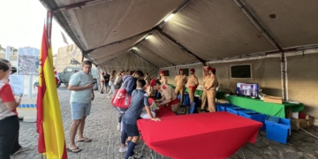 La Plaza de las Culturas tuvo mucho movimiento para recoger los dorsales.