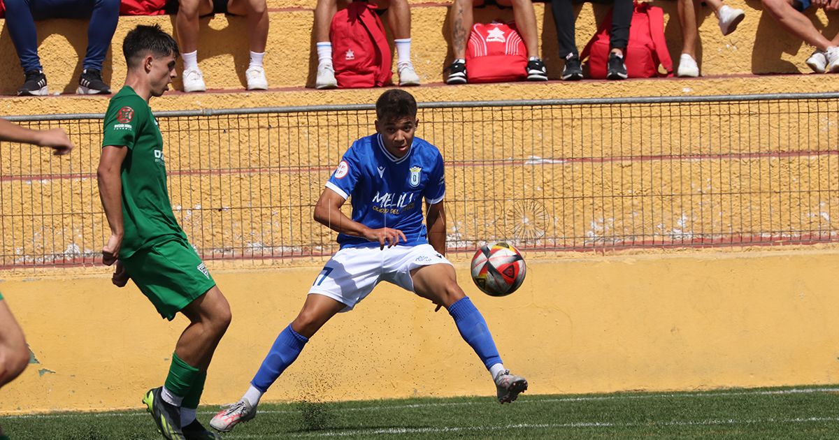 Buena imagen del Melilla pero sin ninguna suerte para sumar algo