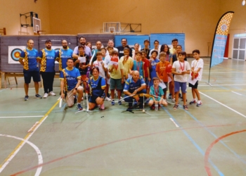 Foto de familia de los asistentes a la jornada que se celebró el pasado domingo en el CEIP Anselmo Pardo.