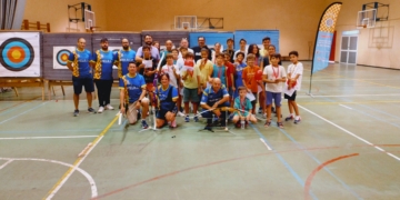 Foto de familia de los asistentes a la jornada que se celebró el pasado domingo en el CEIP Anselmo Pardo.