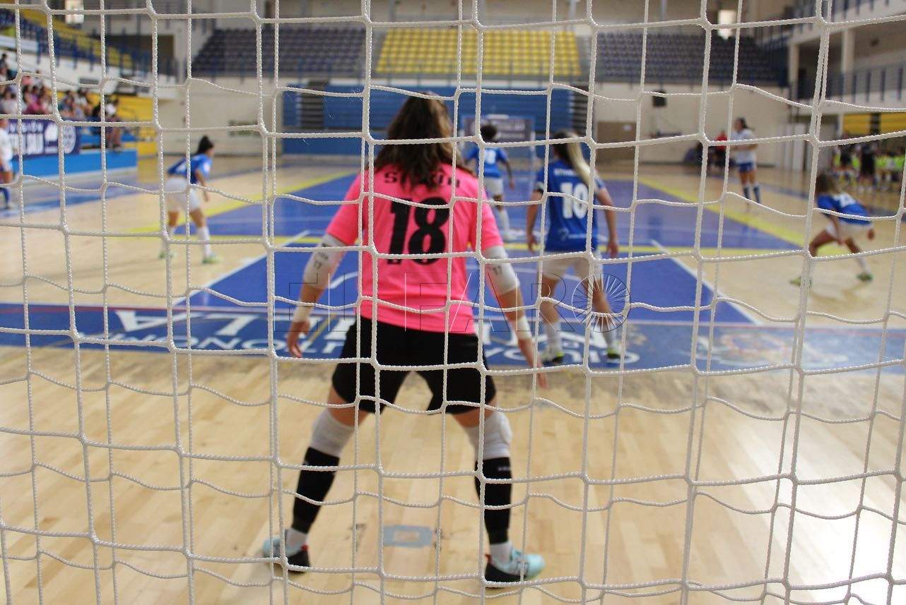 El Torreblanca barre de la pista al Marín