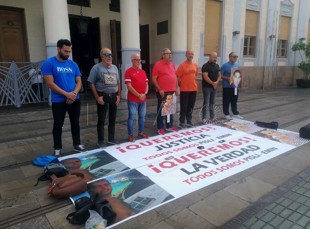 Las familias de Emin y Pisly, sin respuesta diez años después