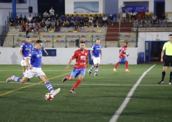 Imagen del partido entre melillenses y malagueños, en La Espiguera.