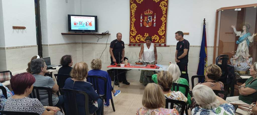 Charla-coloquio sobre el fuego en la A.V. Tesorillo