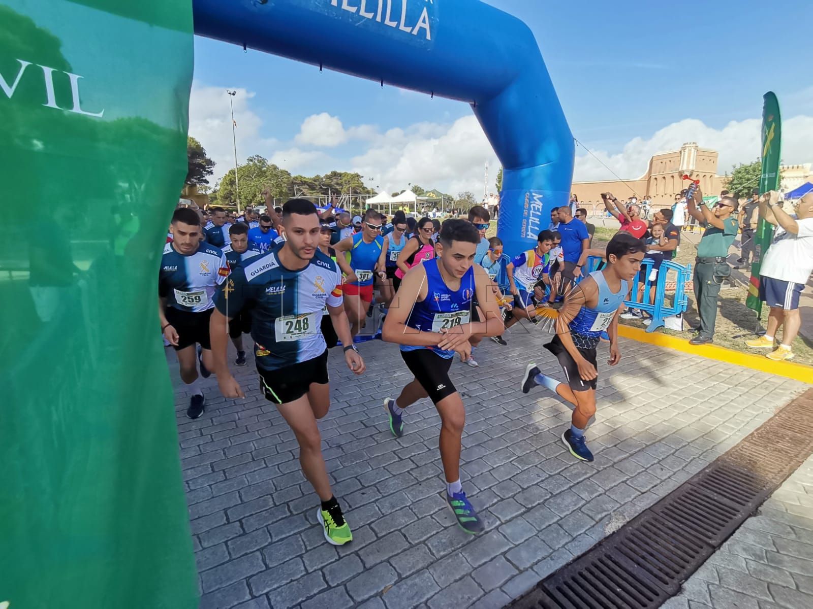 Ahmed Kanafi y Amara Hamed, ganadores del I Trail Solidario 062 Guardia Civil Melilla