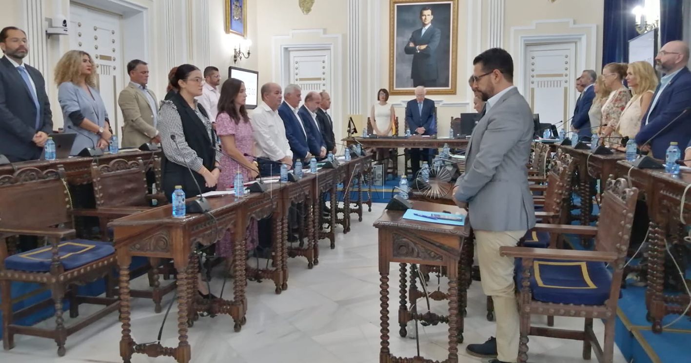 El presidente recuerda que se encontraron un saldo negativo de 61.000 euros en cultura