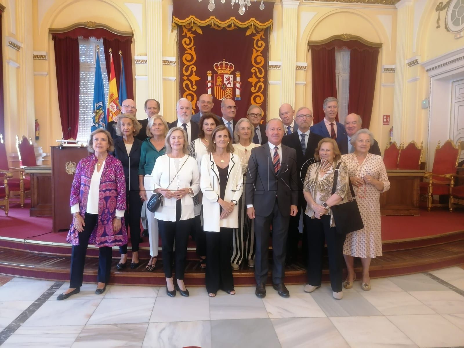 El Salón Dorado recibe a una promoción de abogados del 1975 que visitan la ciudad