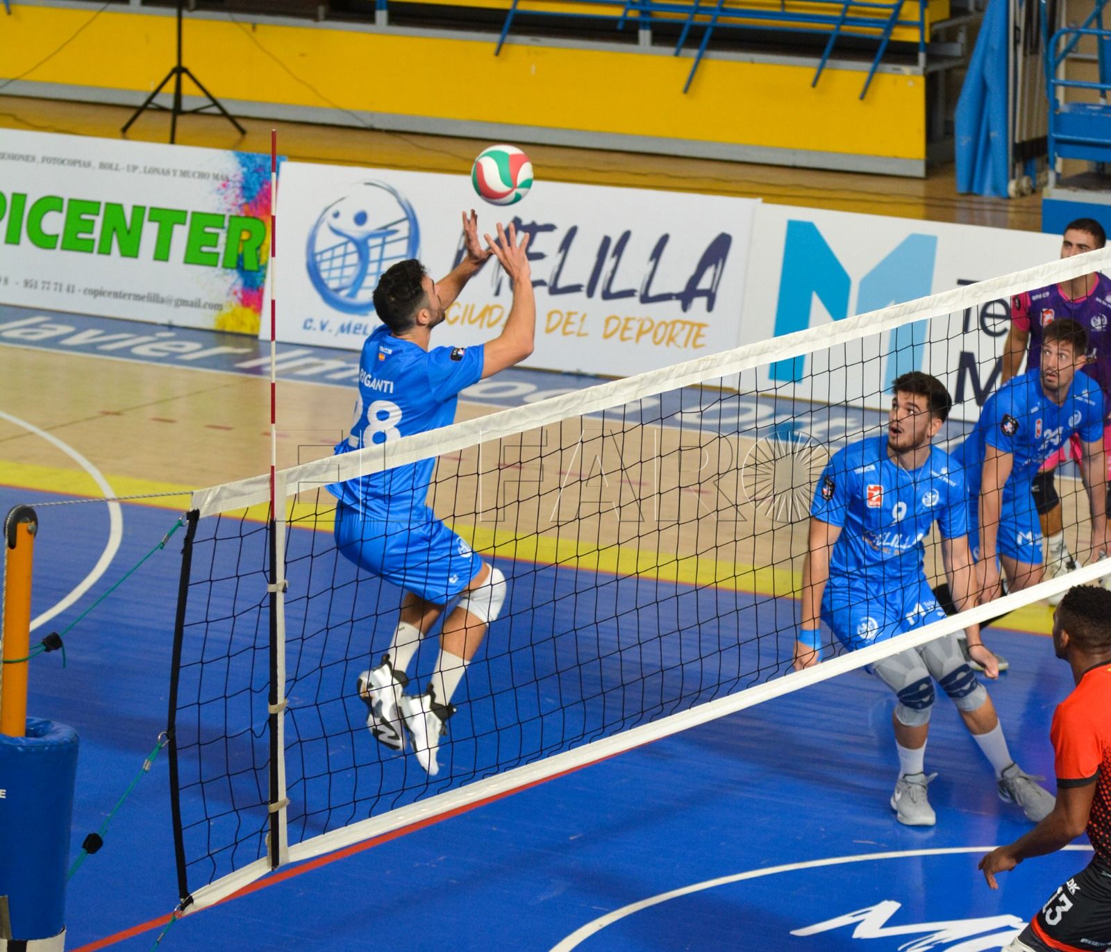 Partido del CV Melilla a domicilio para seguir líder