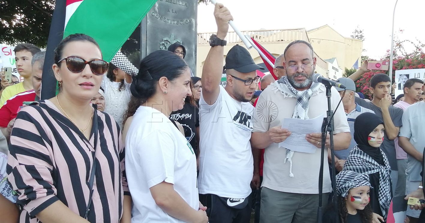 Una marea de melillenses secunda la concentración contra los ataques de Israel en Gaza