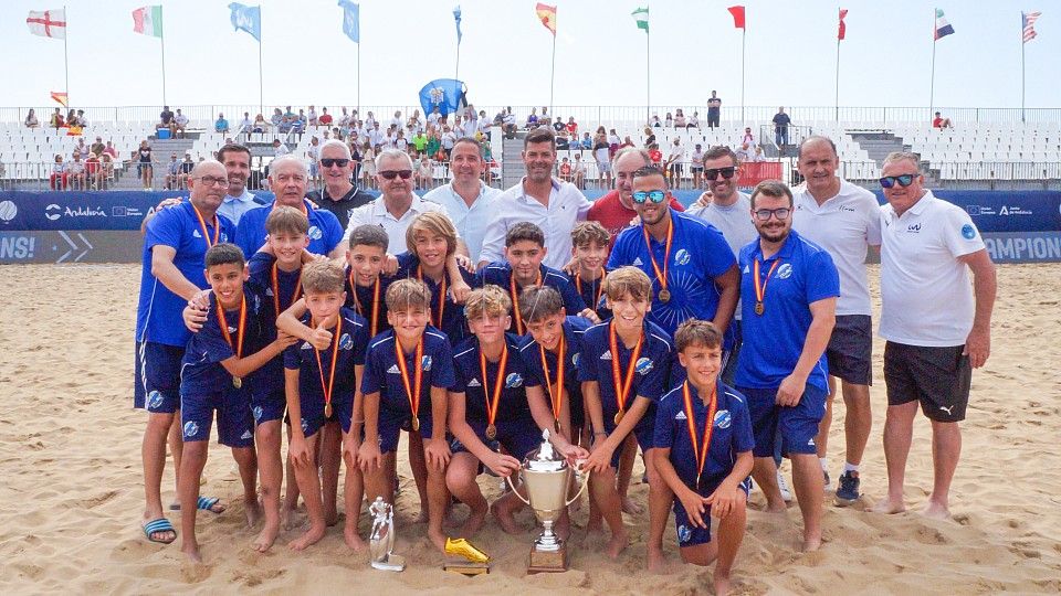 Melilla recoge el trofeo de campeón de España