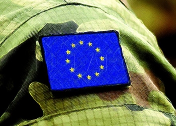 La Unión Europea está obligada a tener un ejército propio e independiente de la OTAN