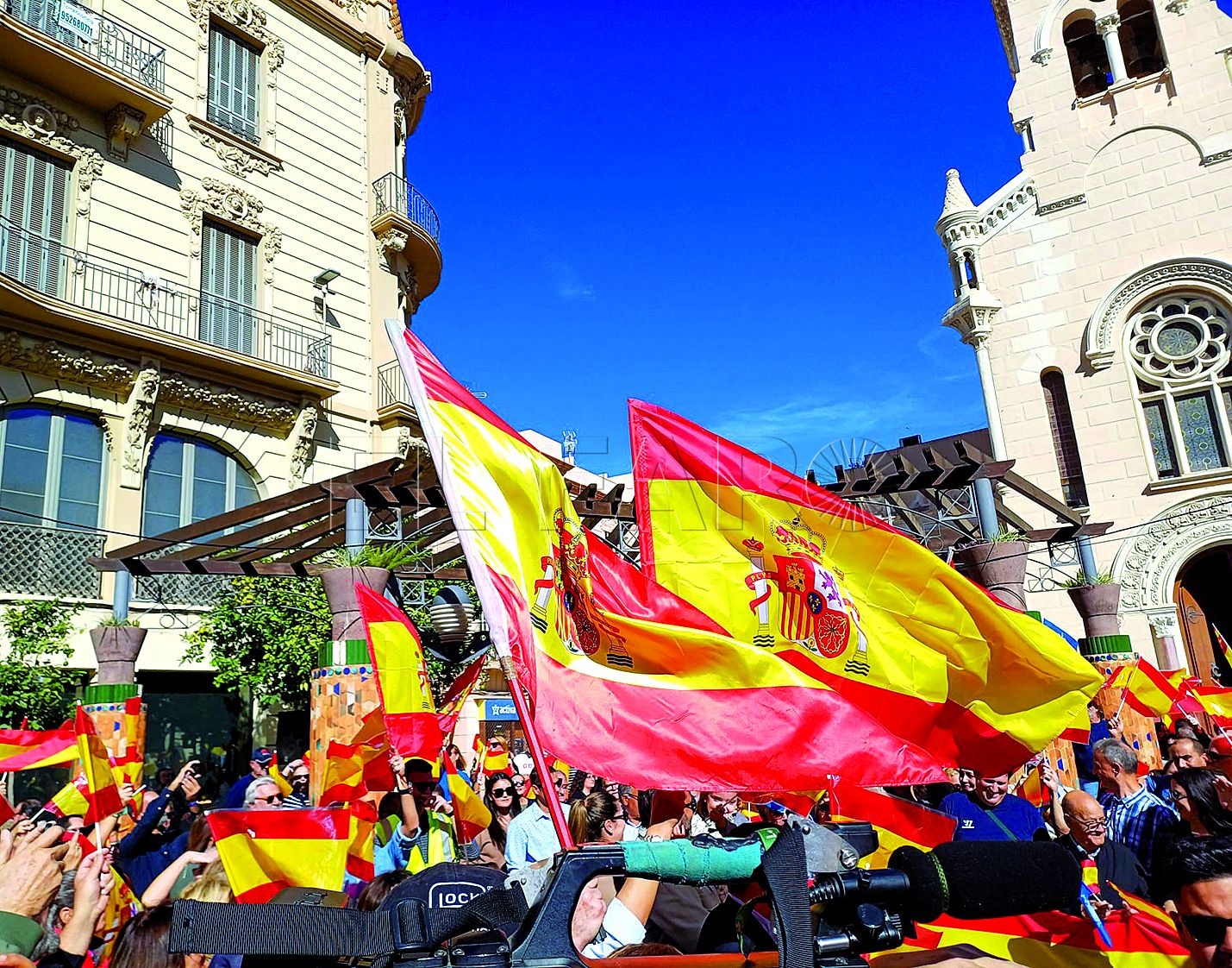 Por siete monedas de plata