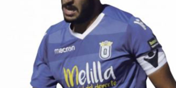 Yacine Qasmi volverá al Álvarez Claro, aunque esta vez como rival.
