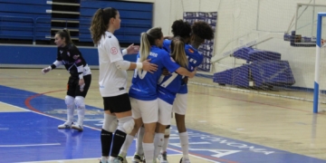 Las jugadoras de la escuadra melillense celebrando uno de los seis goles.